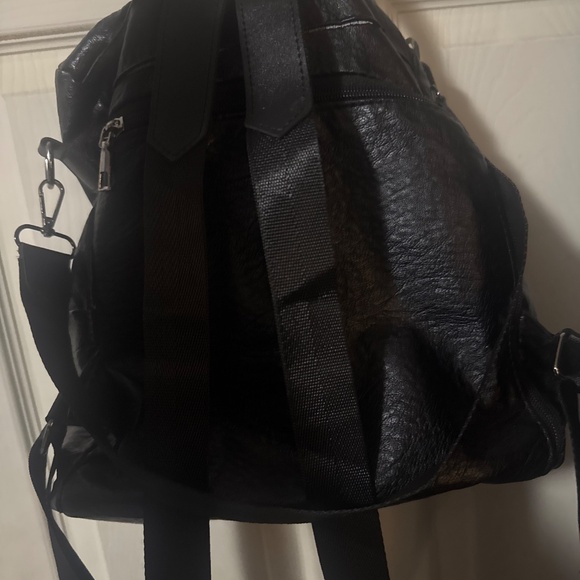 BEAUTY BUNDLE WITH LEATHER BACK PACK. You get it all! - Picture 2 of 3